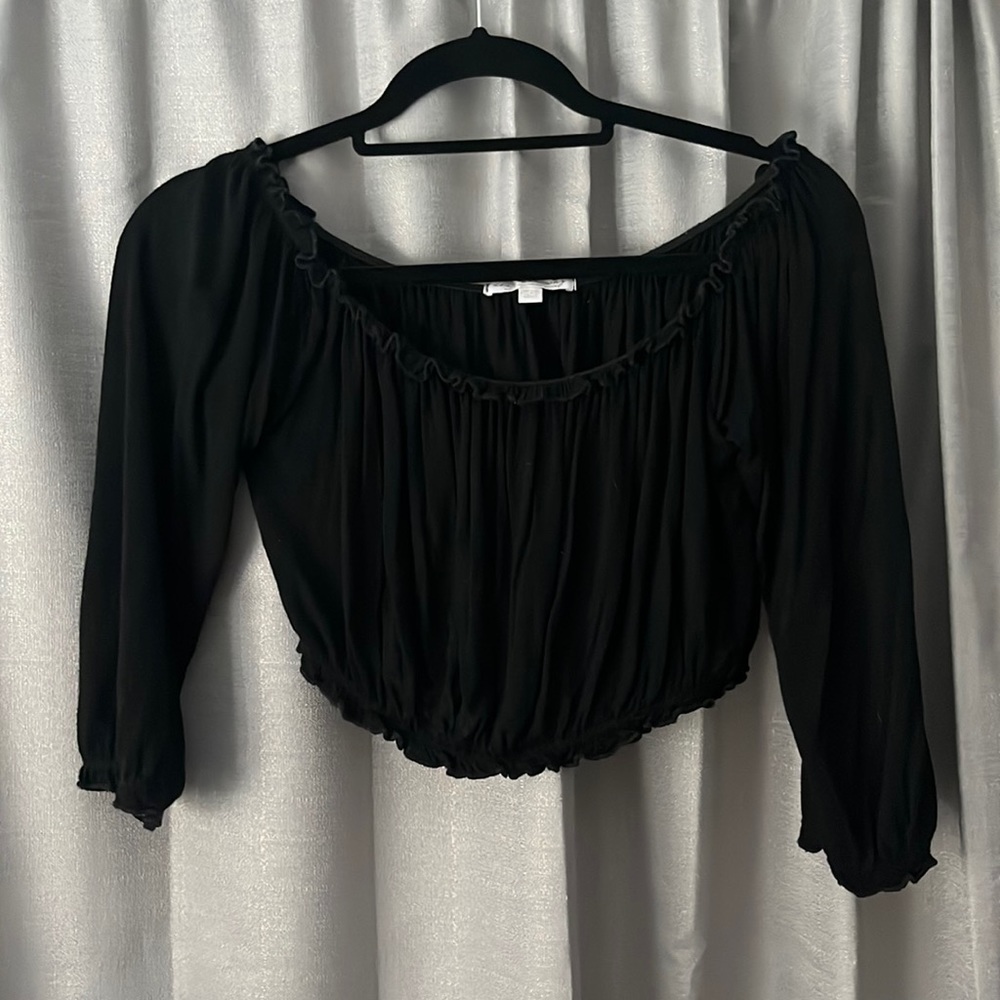 black quarter sleeve off the shoulder crop top
